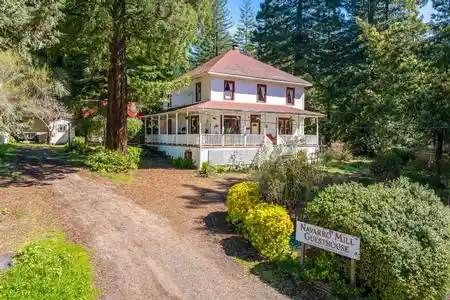 Navarro Mill Guesthouse inn for sale