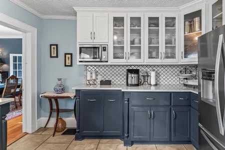 Additional counter space in guest kitchen