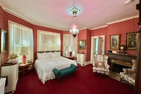 Victoria's Bedroom